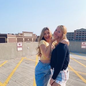 Meet your Posher, Lauren